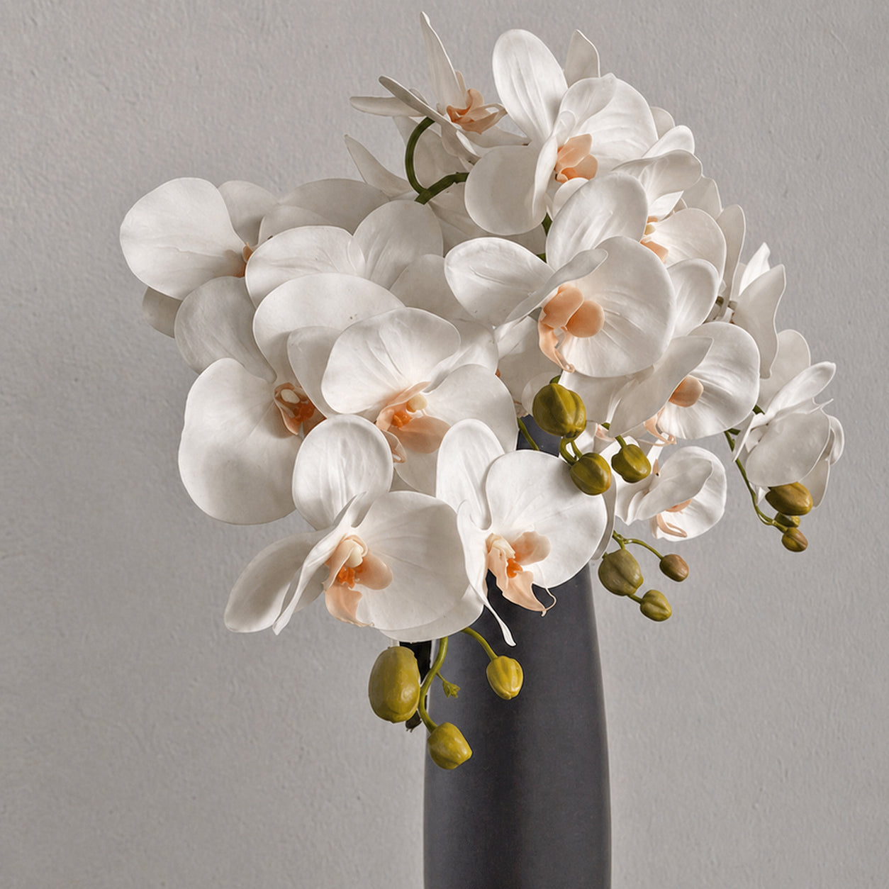 Layered White II (6 stems)